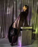 ⁦Classic Silk Dress – Brown to Beige⁩ - الصورة ⁦6⁩