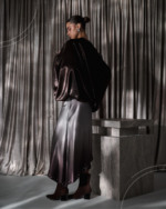 ⁦Classic Silk Dress – Brown to Grey⁩ - الصورة ⁦9⁩